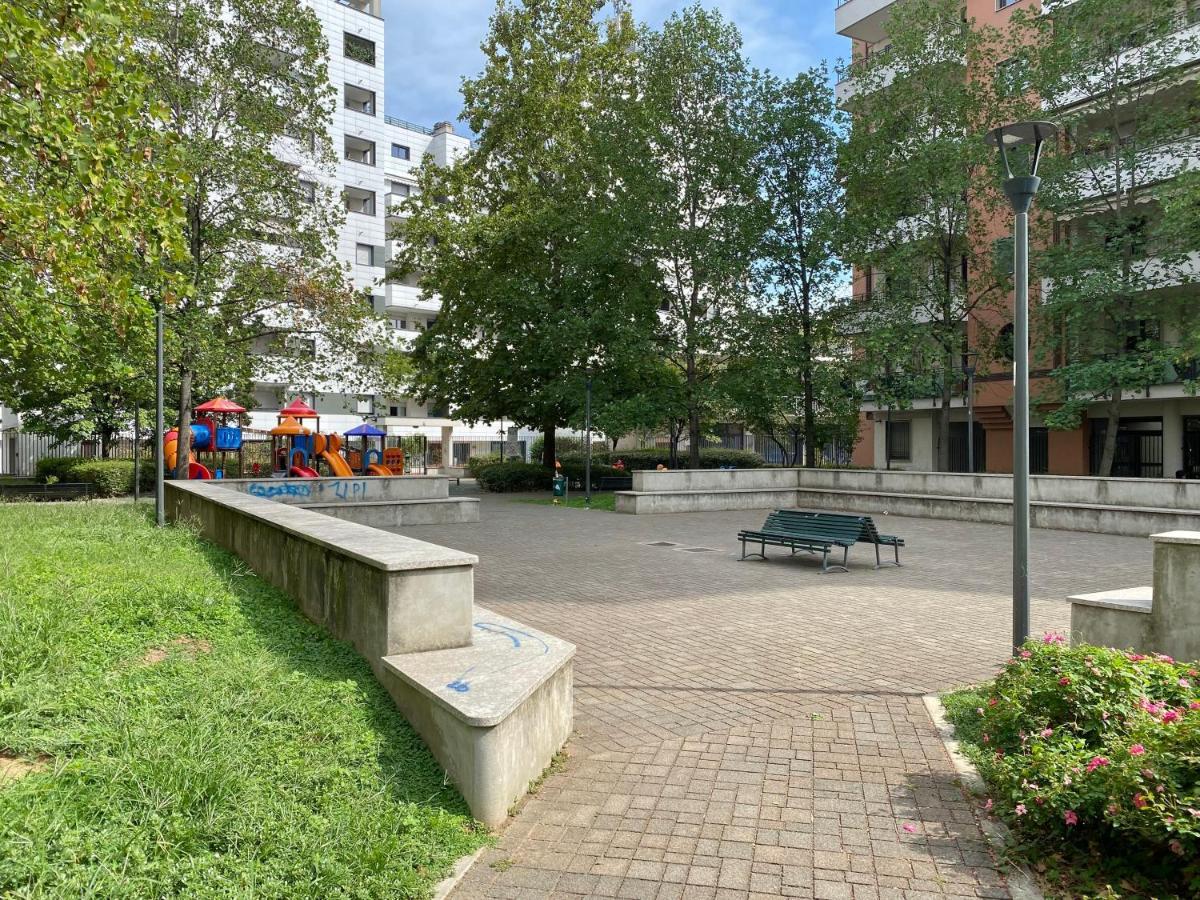 Appartamento con giardino max 6 persone sulla mm3 gialla Milano Esterno foto