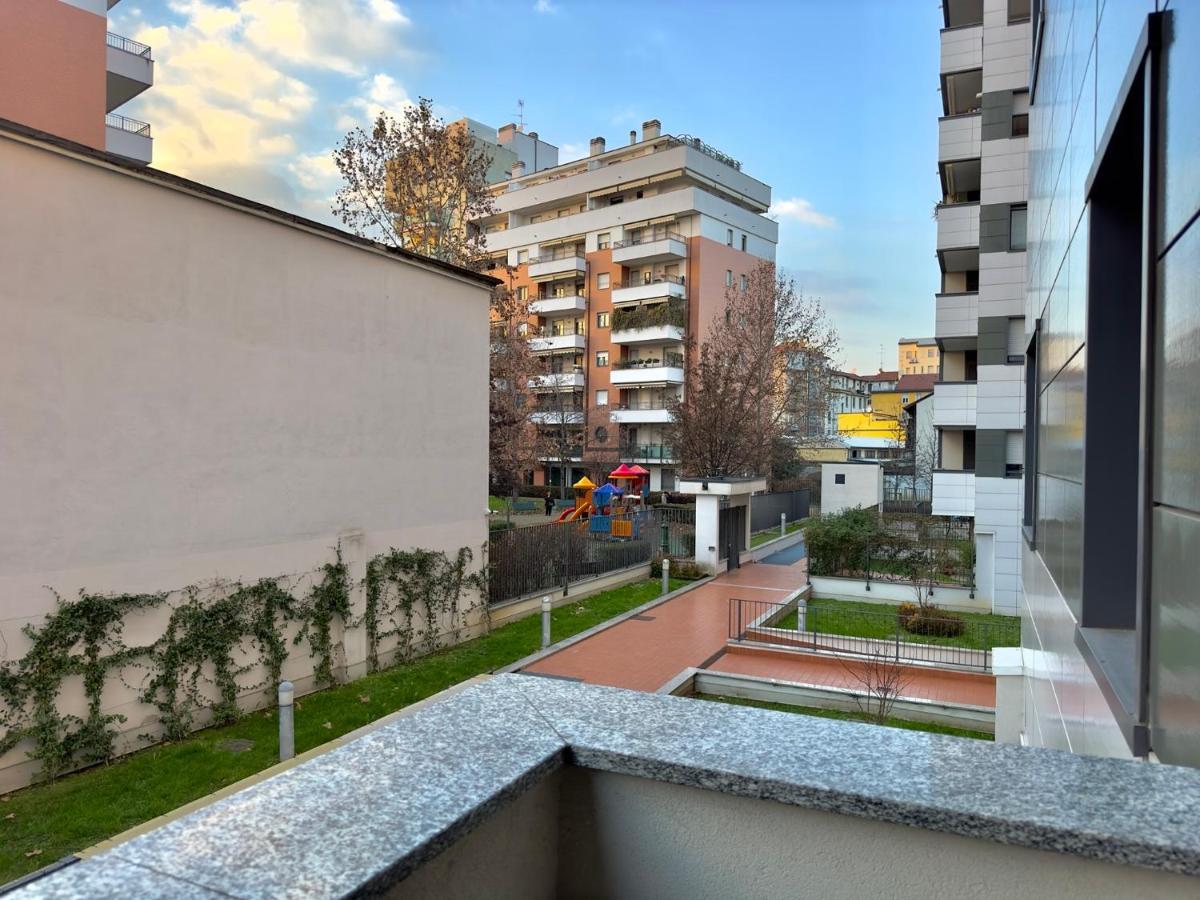 Appartamento con giardino max 6 persone sulla mm3 gialla Milano Esterno foto