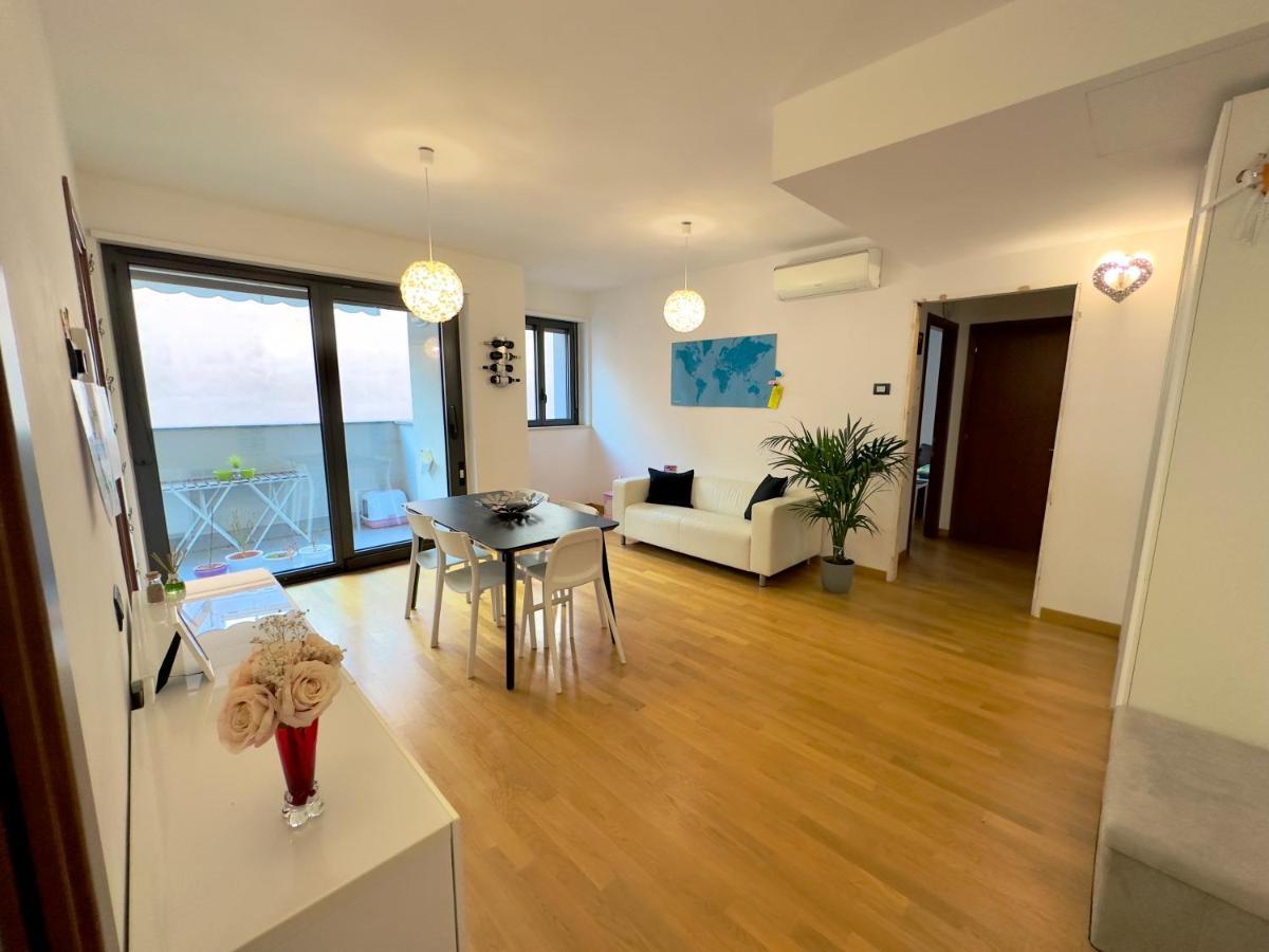 Appartamento con giardino max 6 persone sulla mm3 gialla Milano Esterno foto