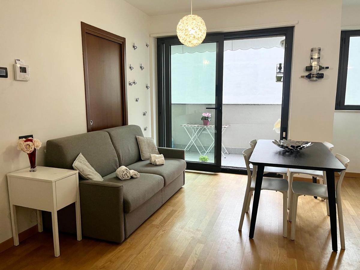 Appartamento con giardino max 6 persone sulla mm3 gialla Milano Esterno foto