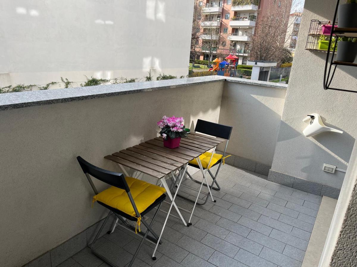 Appartamento con giardino max 6 persone sulla mm3 gialla Milano Esterno foto