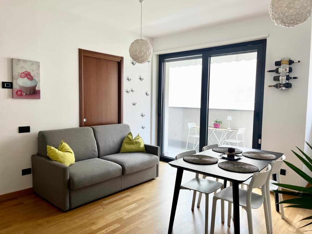 Appartamento con giardino max 6 persone sulla mm3 gialla Milano Esterno foto