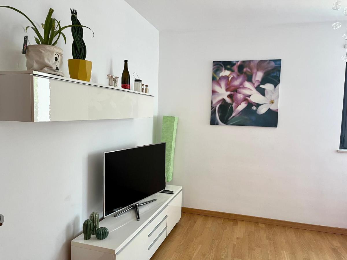Appartamento con giardino max 6 persone sulla mm3 gialla Milano Esterno foto